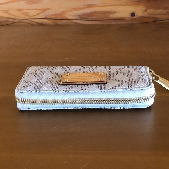 Michael Kors wallet - Picture 4 of 5